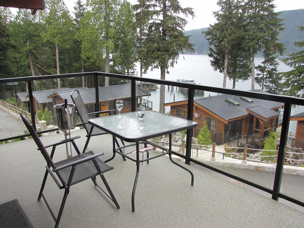 Pair-A-Dice Cottage Port Renfrew Exterior foto